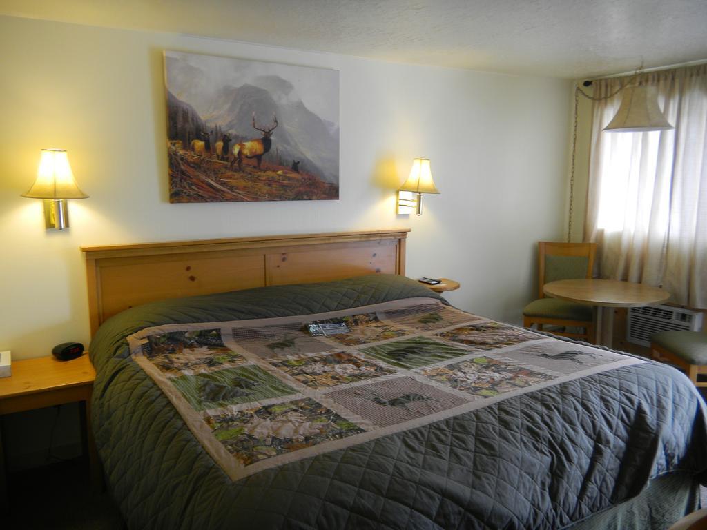 Falls Motel Thompson Falls Kamer foto