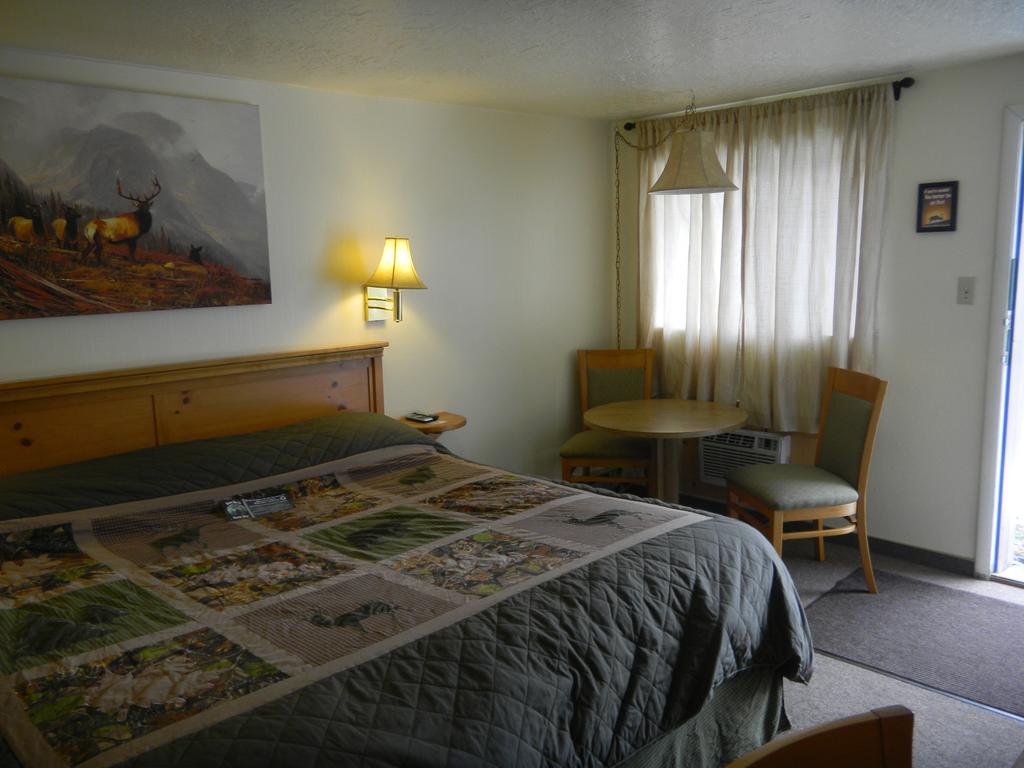 Falls Motel Thompson Falls Kamer foto