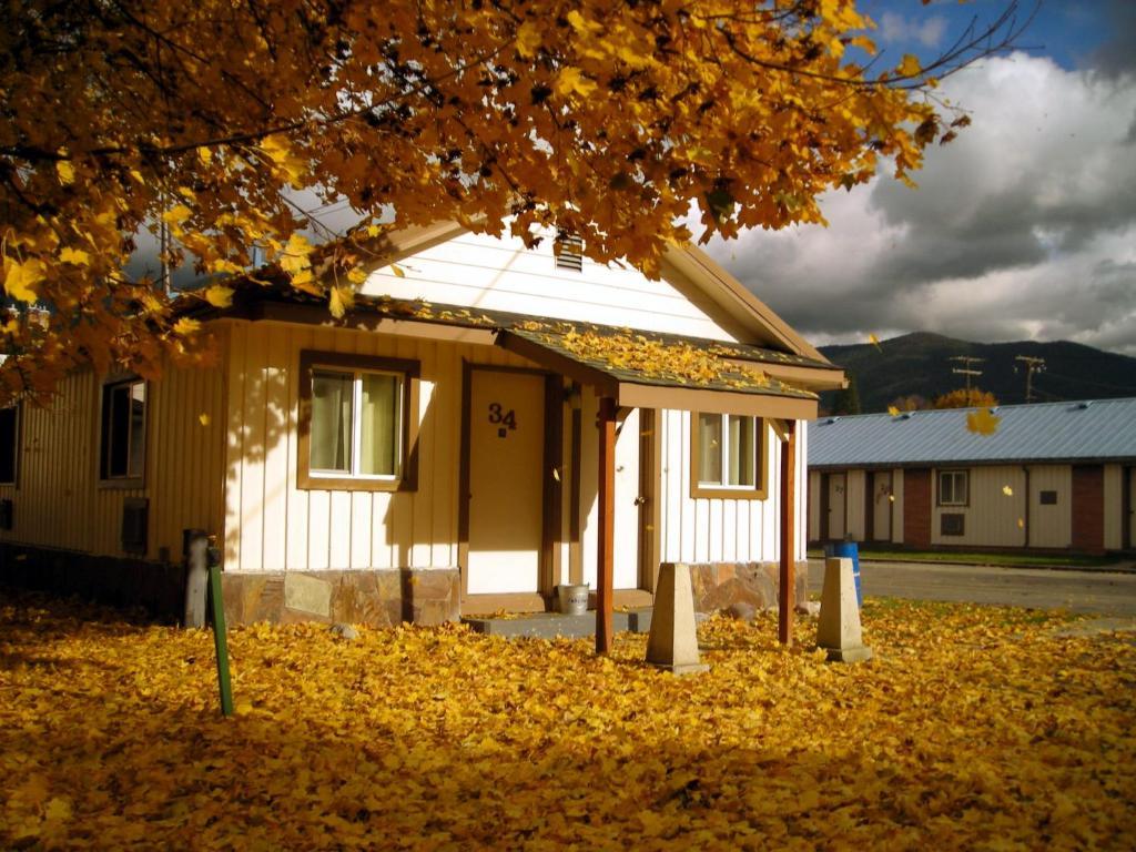 Falls Motel Thompson Falls Buitenkant foto
