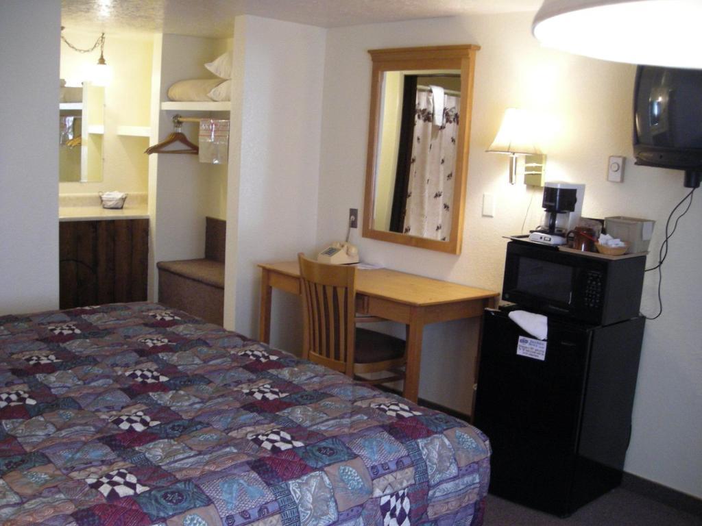 Falls Motel Thompson Falls Kamer foto